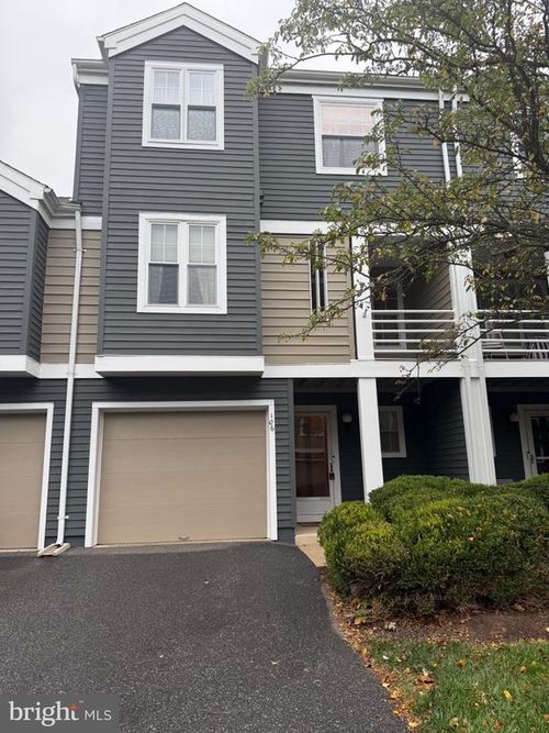 106 Bonney Ct, Bridgewater, NJ, 08807-2086 | Card Image