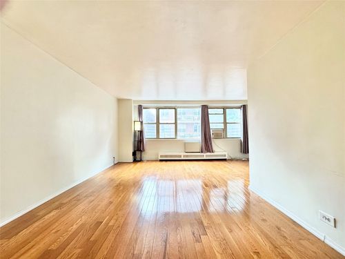 apt-3r-81 45th Ave, Elmhurst, NY, 11373-3516 | Card Image