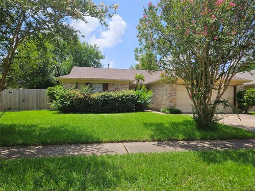 2822 Chimneystone Cir, Sugar Land, TX, 77479-1719 | Card Image