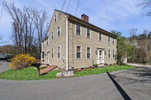 18 River St, Newbury, MA, 01922-1204 | Card Image