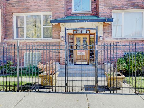 3s-757 S Independence Blvd, Chicago, IL, 60624-4287 | Card Image