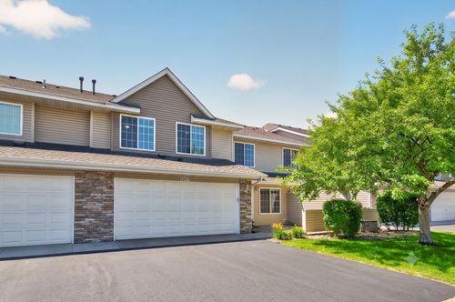10707 Unity Ln N, Brooklyn Park, MN, 55443-5200 | Card Image