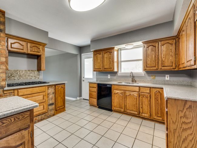 1500 S Stratton St, House other with 3 bedrooms, 3 bathrooms and null parking in Decatur TX | Image 11