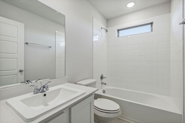 304 Bendecido Loop, House other with 4 bedrooms, 4 bathrooms and 2 parking in Elgin TX | Image 27