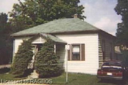 {{alt}} | Card Image