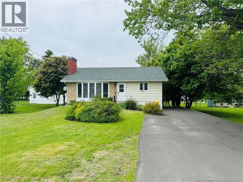 285 King St, Dalhousie, NB, E8C1Y8 | Card Image