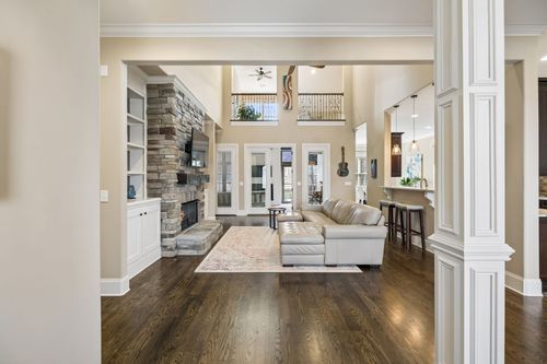 837 Plantation Way, Gallatin, TN, 37066-7406 | Card Image