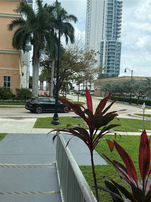 apt-302-17560 Atlantic Blvd, Sunny Isles Beach, FL, 33160-2834 | Card Image