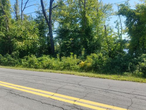 28 &amp; 33 River Road, Cromwell, CT, 06416 | Card Image