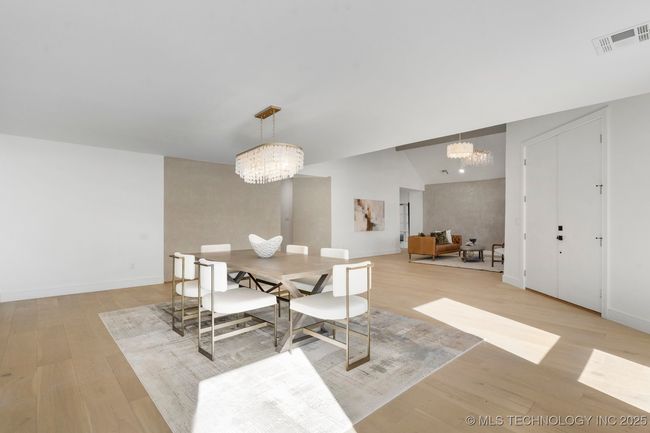 Formal dining area | Image 16