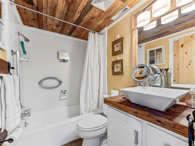 UNIT-10 - 80 Toxaway Shrs, Condo with 2 bedrooms, 3 bathrooms and null parking in Lake Toxaway NC | Image 25