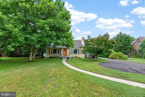339 E Linfield Trappe Rd, ROYERSFORD, PA, 19468-2814 | Card Image