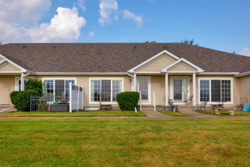 105 Se Little Beaver Ct, Grimes, IA, 50111-1154 | Card Image