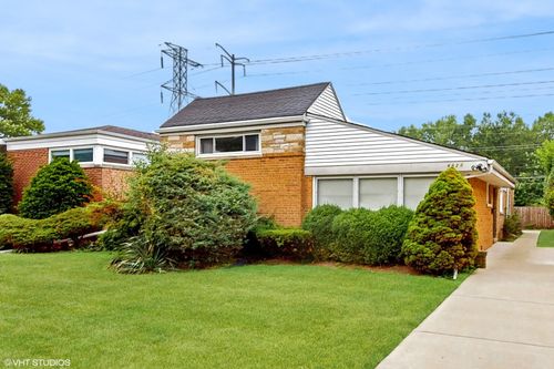 6624 N Kenneth Ave, Lincolnwood, IL, 60712-3335 | Card Image