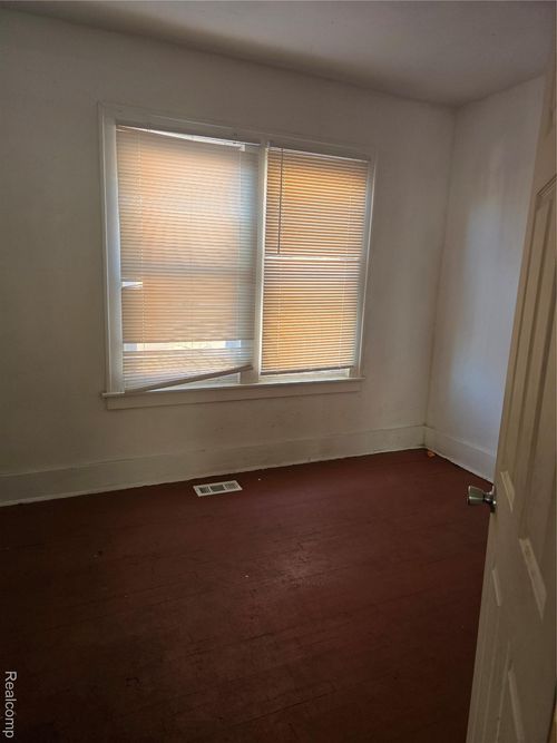 1732 Burlingame St, Detroit, MI, 48206-1300 | Card Image