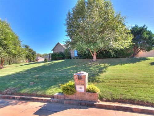 378 Cambridge Rd, Midwest City, OK, 73130-8400 | Card Image