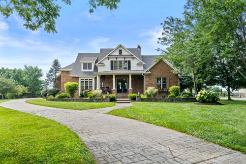1047 Wil Rose Ln, Versailles, KY, 40383-8817 | Card Image