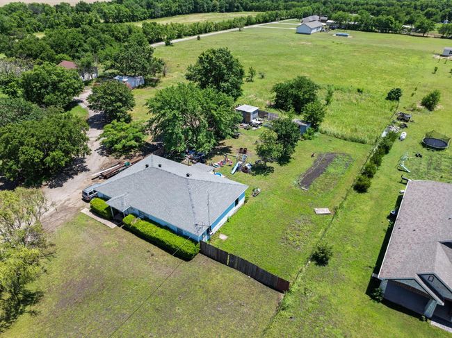 1210 E Fm 902, House other with 2 bedrooms, 2 bathrooms and null parking in Howe TX | Image 9
