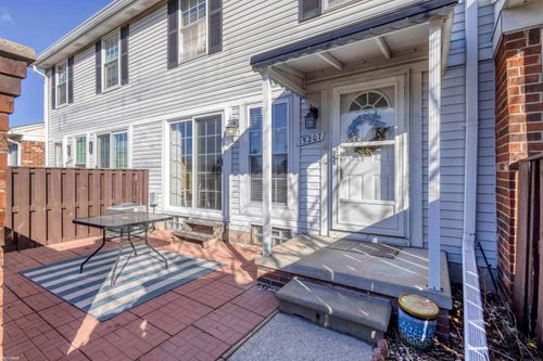 15207 Renshaw Drive, Clinton Charter Township, MI, 48038 | Card Image