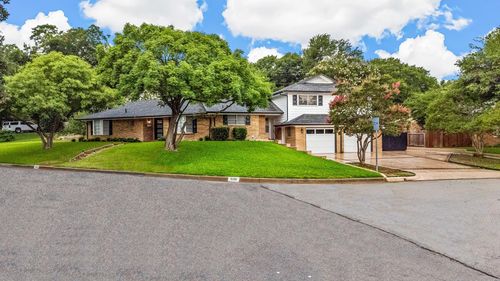 5155 Briarwood Ln, Fort Worth, TX, 76112-2812 | Card Image
