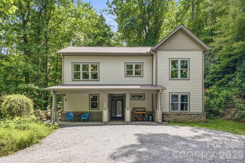 101 Reeds Creek Rd, Fairview, NC, 28730-8731 | Card Image
