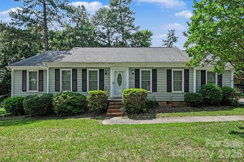 9803 Cooper Run Ln, Charlotte, NC, 28269-8327 | Card Image
