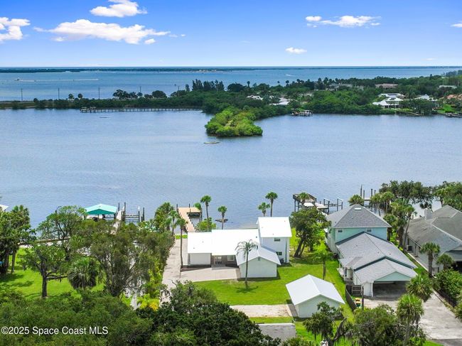 9670 Riverview Dr, House other with 4 bedrooms, 3 bathrooms and null parking in Sebastian FL | Image 72