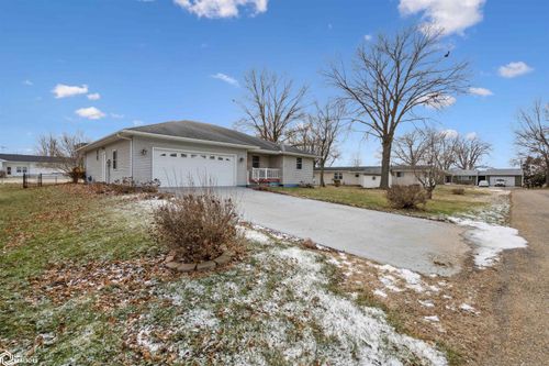 386 Green Acres Dr, Mediapolis, IA, 52637-7734 | Card Image