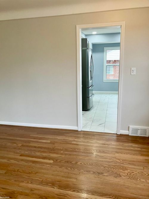 21225 Bon Brae St, Saint Clair Shores, MI, 48081-1836 | Card Image