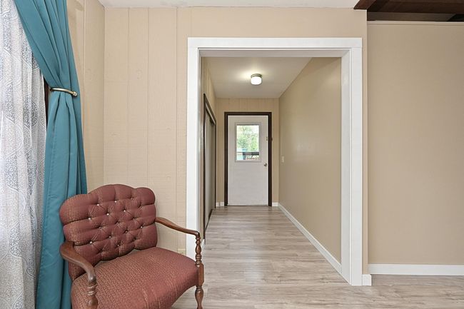 ENTRY FOYER | Image 5