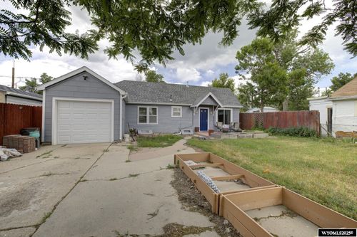 1231 S Cottonwood St, Casper, WY, 82604-2812 | Card Image