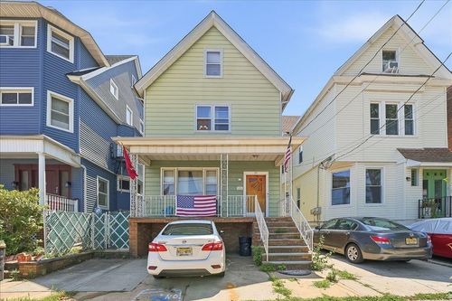 24 E 33rd St, Bayonne, NJ, 07002-3921 | Card Image