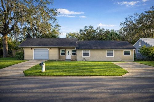 1109 E 8th Ave, Mount Dora, FL, 32757-5101 | Card Image