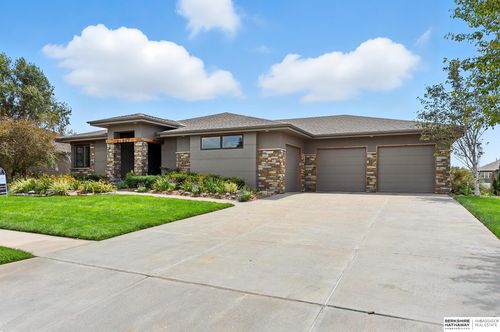 26827 Taylor St, Valley, NE, 68064-4466 | Card Image