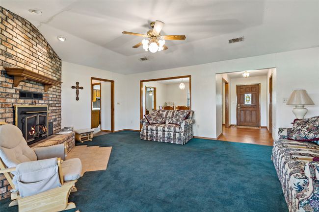 4395 Farm Road 2820, House other with 3 bedrooms, 2 bathrooms and null parking in Sumner TX | Image 12