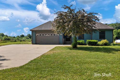 8201 Crocker Rd, Holton, MI, 49425-7534 | Card Image