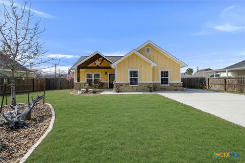 320 Holly Ave, Luling, TX, 78648-2077 | Card Image