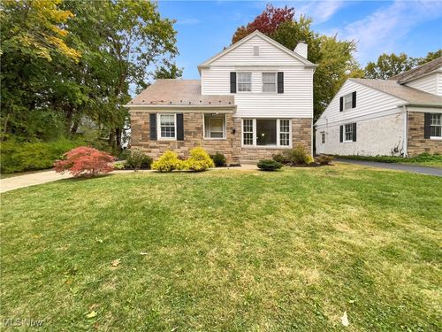 20945 Halworth Rd, Shaker Heights, OH, 44122-3861 | Card Image