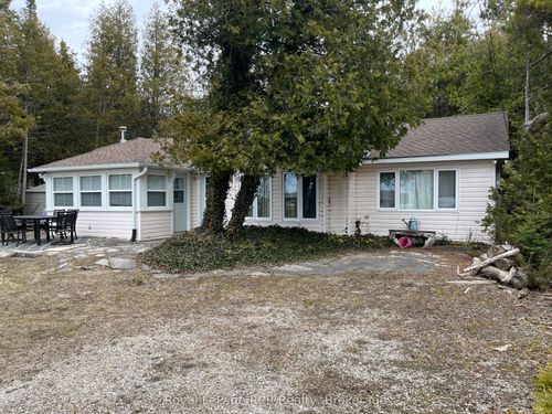 1371 2nd Ave S, Southampton, ON, N0H2L0 | Card Image