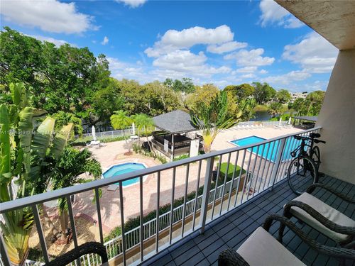 apt-301-7755 Sw 86th St, Miami, FL, 33143-7208 | Card Image