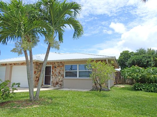 243 Ocean View Ln, Melbourne, FL, 32903-2311 | Card Image