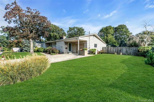 32 E 7th St, Patchogue, NY, 11772-2314 | Card Image