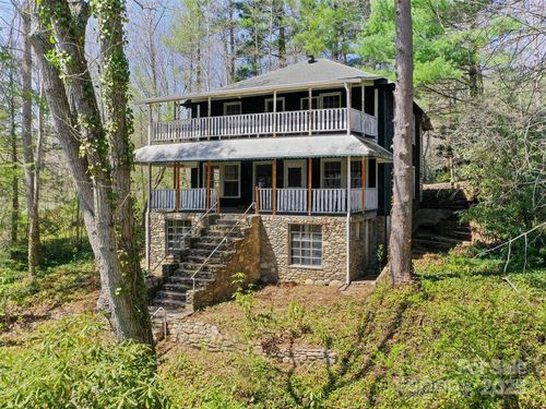 40 Wells Rd, Waynesville, NC, 28785-6613 | Card Image