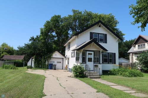209 11th St N, Moorhead, MN, 56560-2032 | Card Image