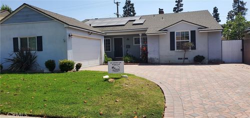 9406 S 10th Ave, Inglewood, CA, 90305-2904 | Card Image