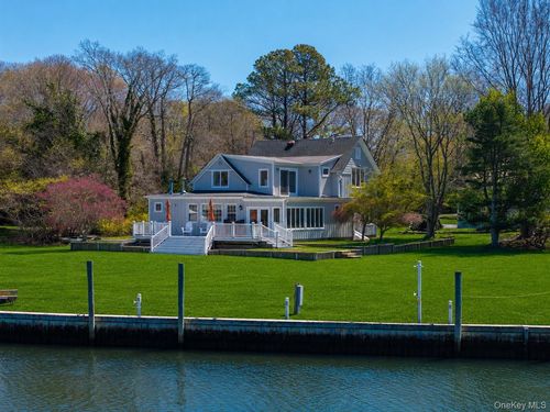 60 Union Ave, Center Moriches, NY, 11934-3330 | Card Image
