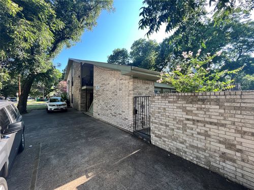 902 N Austin St, Denton, TX, 76201-3112 | Card Image