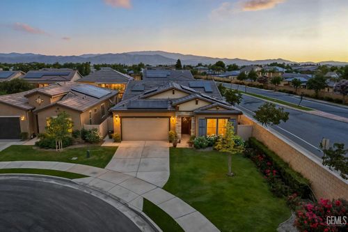 5901 Orange Hill Pl, Bakersfield, CA, 93306-7962 | Card Image