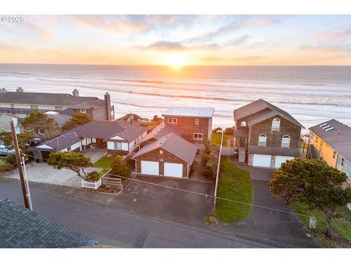 2151 Nw Inlet Ave, Lincoln City, OR, 97367-4011 | Card Image