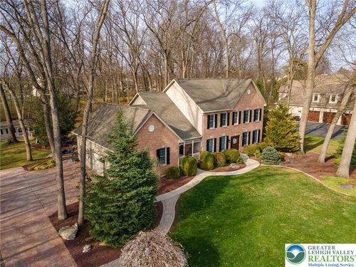 369 Manor Dr, Nazareth, PA, 18064-9680 | Card Image